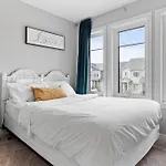 Cozy Home - 9Mins To Wem -Foosball -Vintage Arcade - Air Conditioning