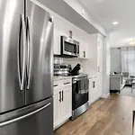 Cozy Home - 9Mins To Wem -Foosball -Vintage Arcade - Air Conditioning